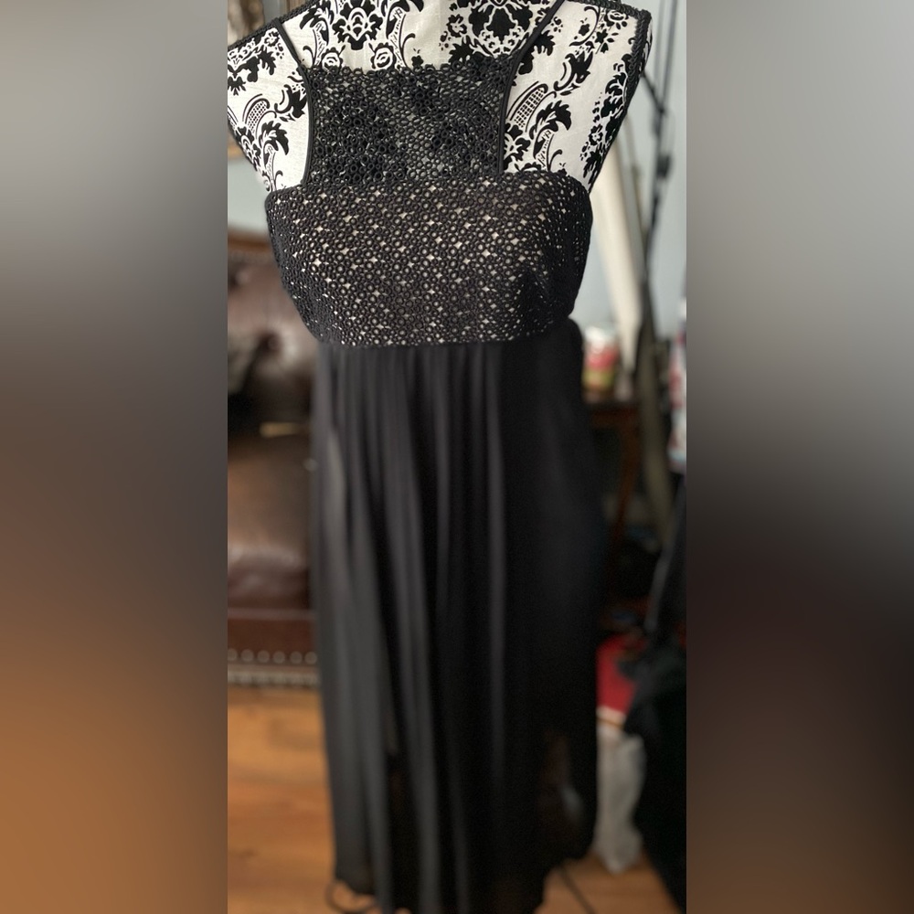 Club Monaco, stunning gown size 00